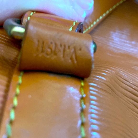 Louis Vuitton Epi Bag - Picture 5 of 11